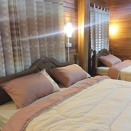 Saduemuenghomestay Phrae Eksteriør billede