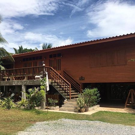 Saduemuenghomestay Phrae Eksteriør billede