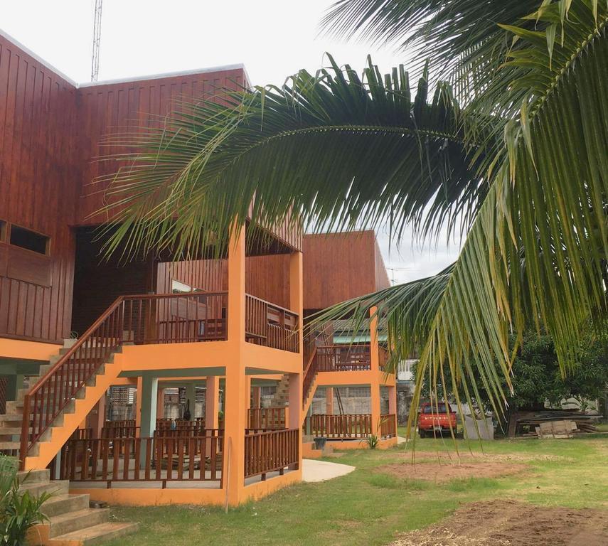 Saduemuenghomestay Phrae Eksteriør billede